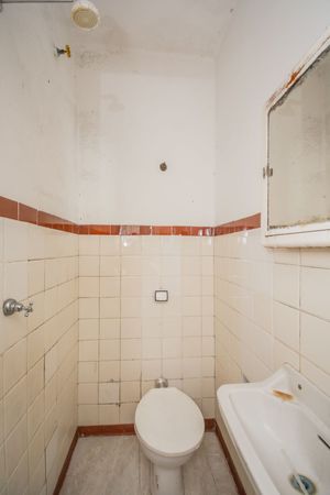 Image 35 - 216409