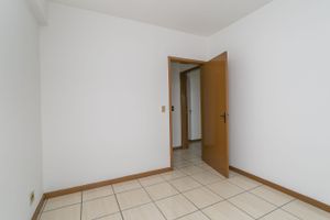 Image 11 - 216430