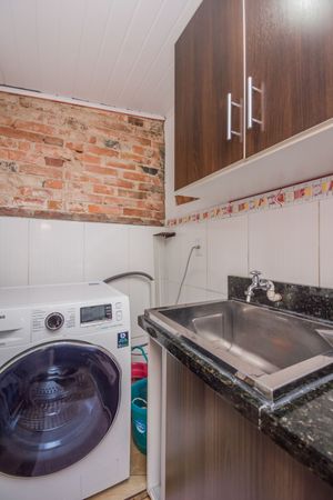 Image 35 - 216526