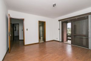 Image 16 - 216545