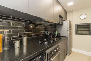 Image 17 - 216577