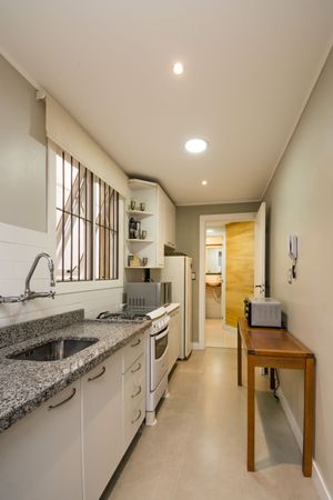 Image 17 - 216586