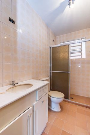 Image 17 - 216600