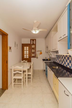 Image 8 - 216644