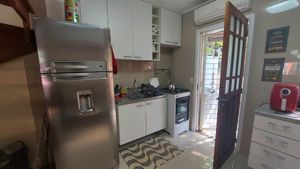 Image 23 - 216698