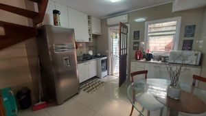 Image 17 - 216698