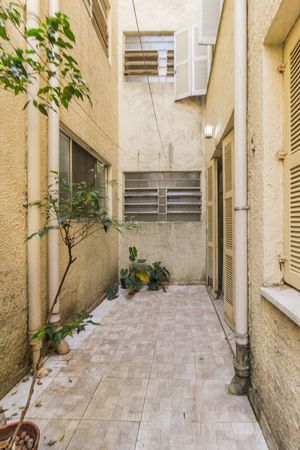 Image 11 - 216711