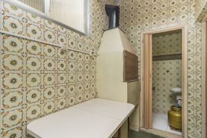 Image 18 - 216711