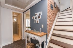 Image 11 - 216740