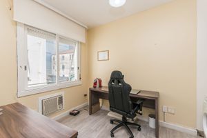Image 13 - 216740