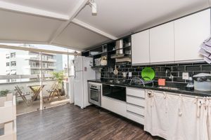 Image 17 - 216740