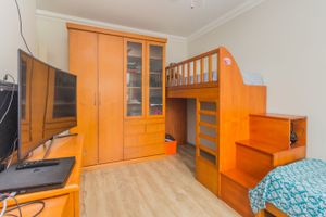 Image 33 - 216881