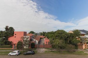 Image 20 - 216903