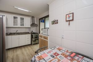 Image 27 - 216922