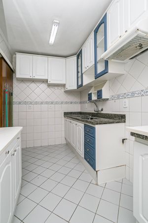 Image 17 - 216942