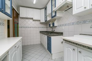 Image 19 - 216942