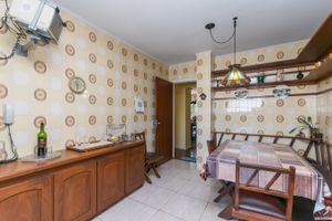 Image 15 - 216950