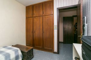 Image 11 - 216958