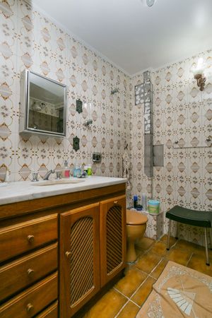 Image 12 - 216958