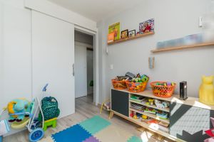 Image 10 - 216973