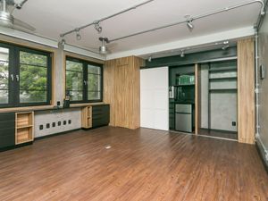 Image 10 - 216991