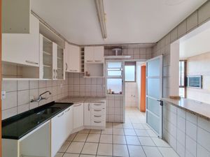 Image 4 - 217259