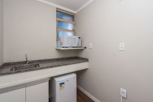 Image 11 - 217296