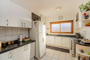 Image 32 - 217577