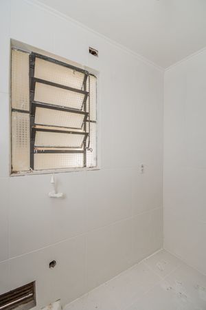 Image 15 - 217585