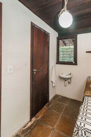 Image 38 - 217640