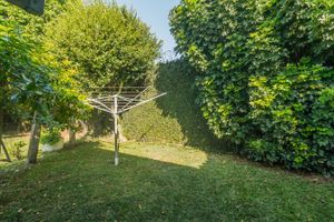 Image 44 - 217640