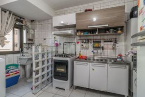 Image 21 - 217646