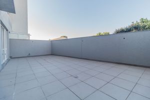Image 56 - 217657
