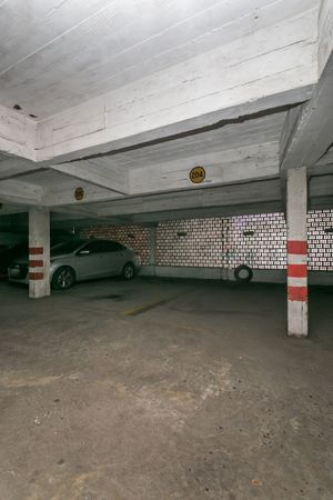 Image 30 - 217687