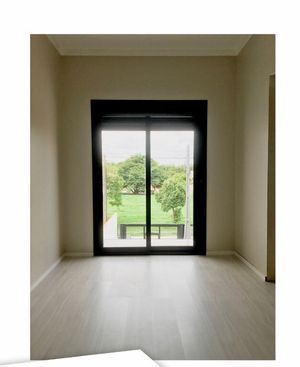 Image 3 - 217703