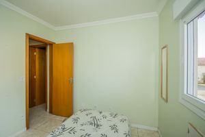 Image 15 - 217704