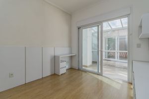 Image 35 - 217747
