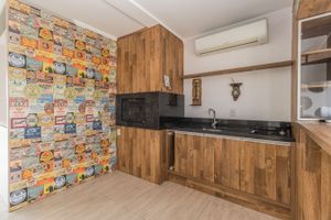 Image 8 - 217747