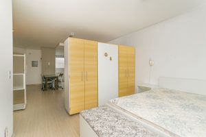 Image 7 - 217797