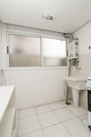 Image 17 - 217797