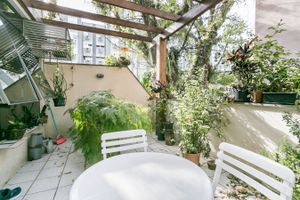 Image 11 - 217835