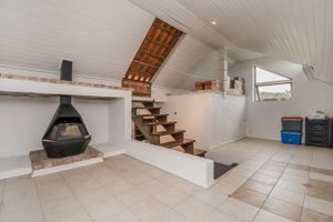 Image 32 - 217877