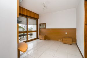 Image 7 - 217938