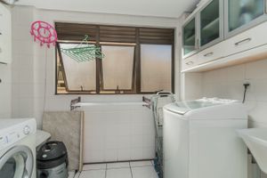 Image 34 - 217957