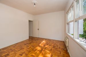 Image 15 - 218001