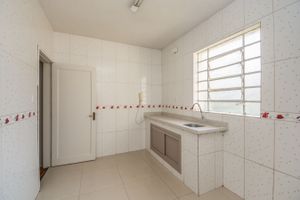 Image 18 - 218001