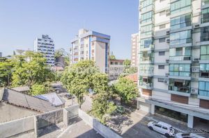 Image 10 - 218011