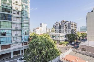 Image 10 - 218015