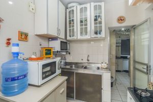 Image 33 - 218053