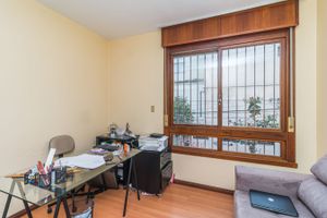 Image 19 - 218136
